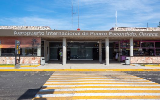 airport puerto escondido arrival
