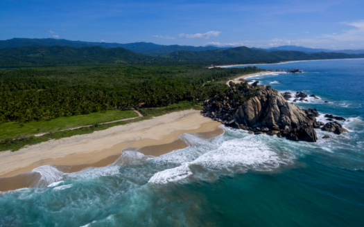 Last 4 Beachfront lots in Roca Blanca