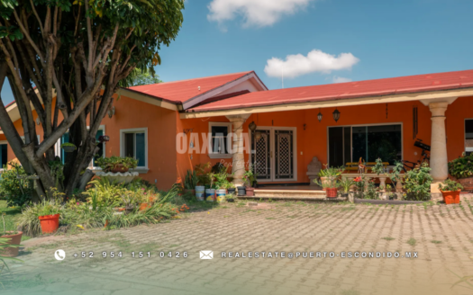 Property with Large Garden Near Oaxaca